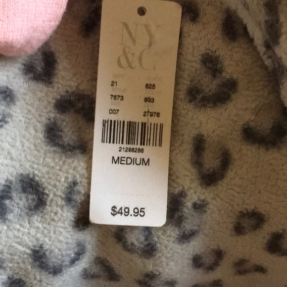 Medium new with tags, New York and Company. Long tunic with pockets. - Picture 3 of 3